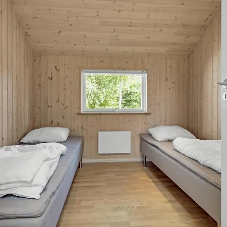 4 Bedroom Awesome In Vaeggerlose