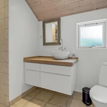 4 Bedroom Awesome In Vaeggerlose Holiday home *