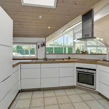 4 Bedroom Awesome In Vaeggerlose *