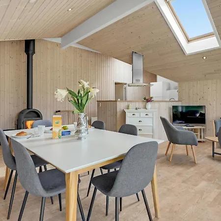 4 Bedroom Awesome In Vaeggerlose Boto By