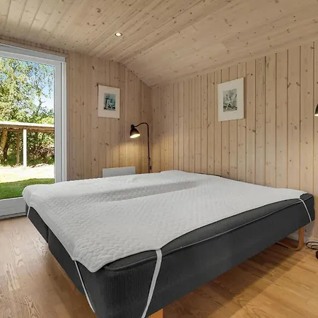 4 Bedroom Awesome In Vaeggerlose * Boto By