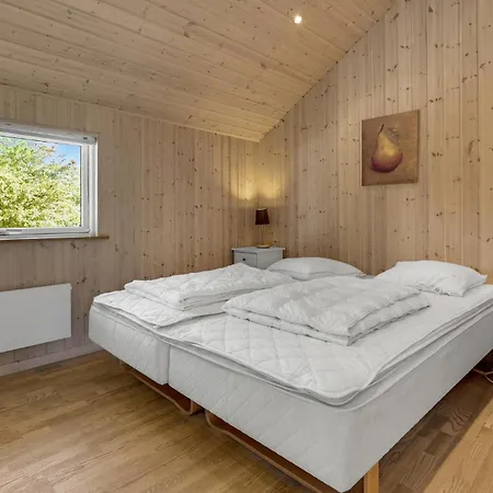 4 Bedroom Awesome In Vaeggerlose * Boto By