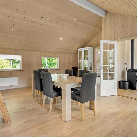 4 Bedroom Awesome In Vaeggerlose *